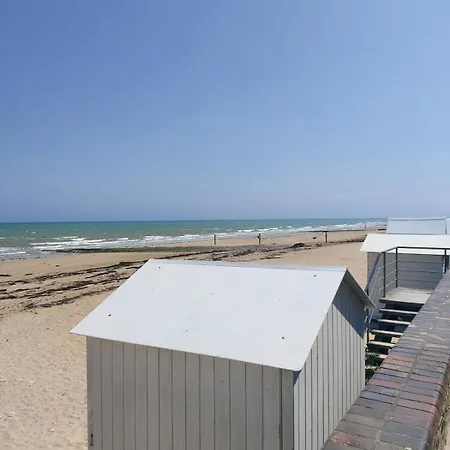 Petit Pierre * Saint-Aubin-Sur-Mer (Calvados)