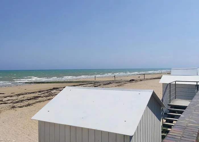 Petit Pierre * Saint-Aubin-Sur-Mer (Calvados)